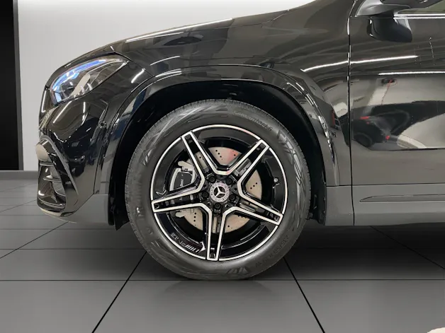 MERCEDES-BENZ GLA 250 4Matic 8G-DCT Swiss Star