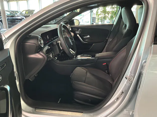 MERCEDES-BENZ A 220 4Matic 8G-DCT