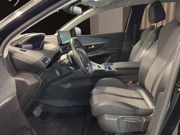 PEUGEOT 3008 1.2 PureTech Allure Pack EAT8