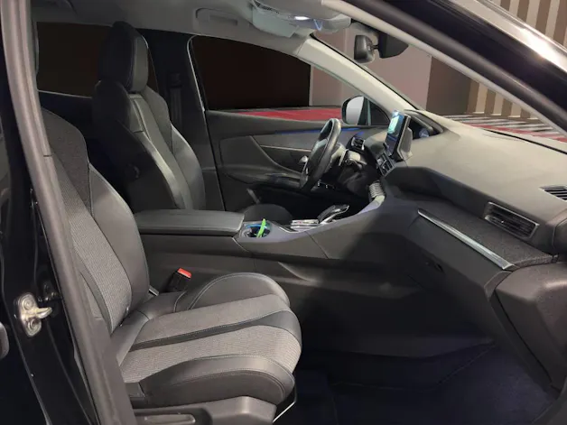 PEUGEOT 3008 1.2 PureTech Allure Pack EAT8