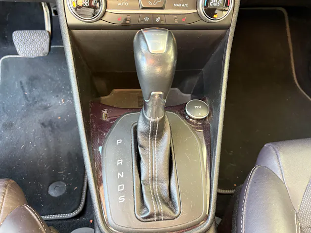 FORD Fiesta 1.0 SCTi Vignale Automat