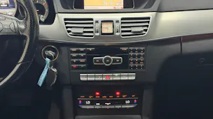 MERCEDES-BENZ E 220 CDI Avantgarde 7G-Tronic