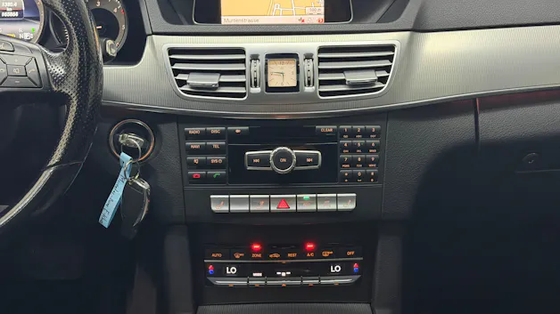 MERCEDES-BENZ E 220 CDI Avantgarde 7G-Tronic
