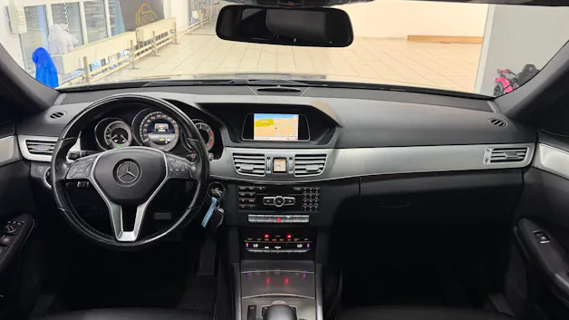 MERCEDES-BENZ E 220 CDI Avantgarde 7G-Tronic