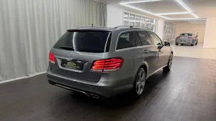 MERCEDES-BENZ E 220 CDI Avantgarde 7G-Tronic