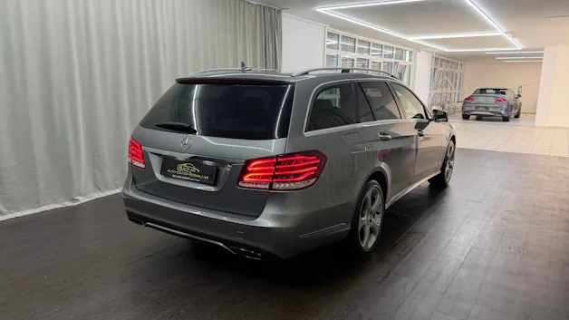MERCEDES-BENZ E 220 CDI Avantgarde 7G-Tronic