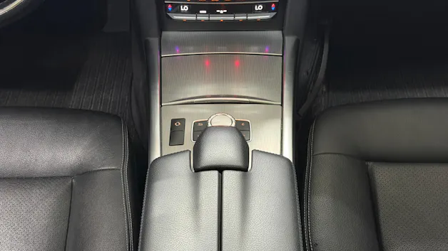 MERCEDES-BENZ E 220 CDI Avantgarde 7G-Tronic