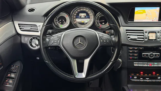 MERCEDES-BENZ E 220 CDI Avantgarde 7G-Tronic