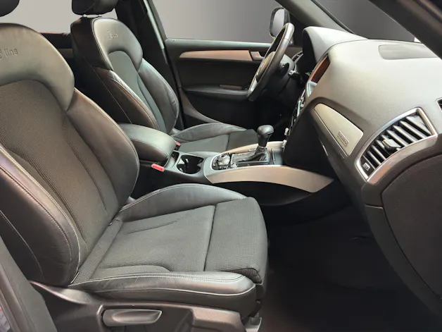 AUDI Q5 2.0 TDI quattro S-tronic