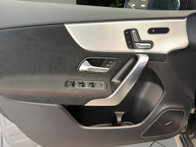 MERCEDES-BENZ A 220 4Matic 8G-DCT