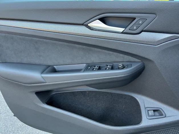 VW Golf Variant 1.5 eTSI mHEV R-Line DSG