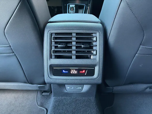 VW Golf Variant 1.5 eTSI mHEV R-Line DSG
