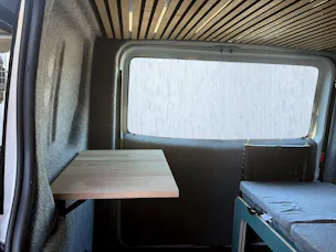 OPEL Vivaro Camper mit Durchstieg ins Dachzelt
