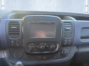 OPEL Vivaro Camper mit Durchstieg ins Dachzelt
