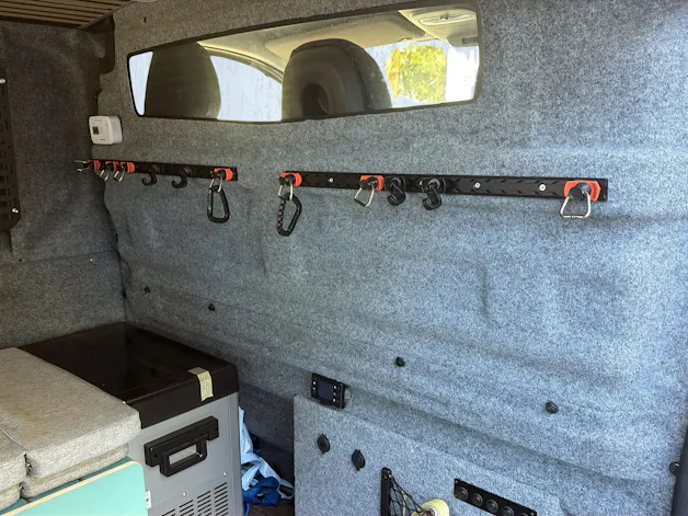 OPEL Vivaro Camper mit Durchstieg ins Dachzelt