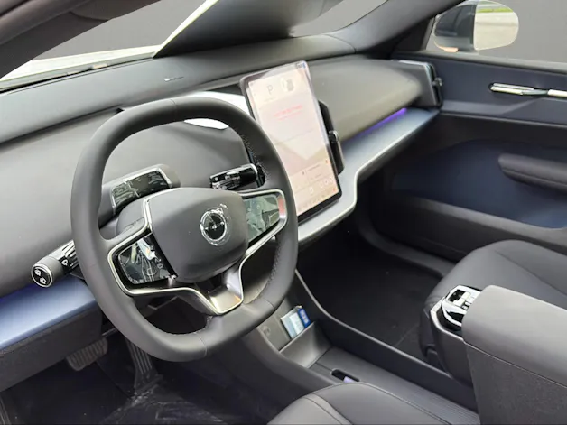 VOLVO EX30 Cross Country P8 69 kWh AWD Ultra