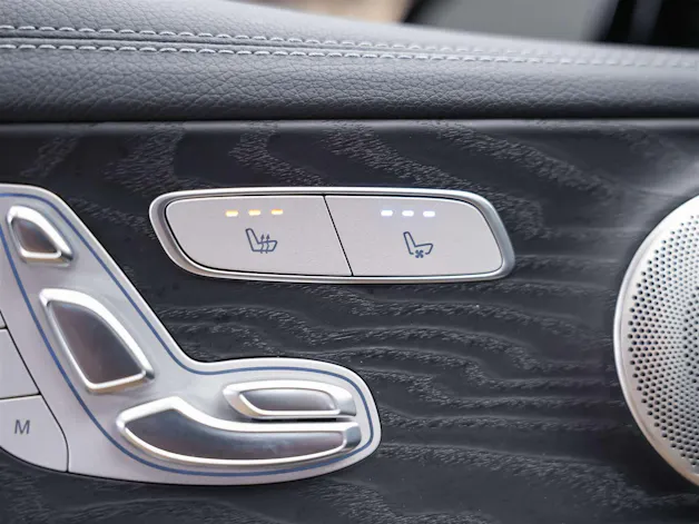 MERCEDES-BENZ E 220 d AMG Line 4Matic 9G-Tronic Panorama*Sitzbelüftung*Lenkradheizung*Burmester*