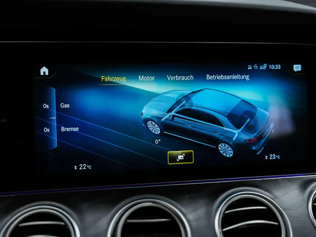 MERCEDES-BENZ E 220 d AMG Line 4Matic 9G-Tronic Panorama*Sitzbelüftung*Lenkradheizung*Burmester*