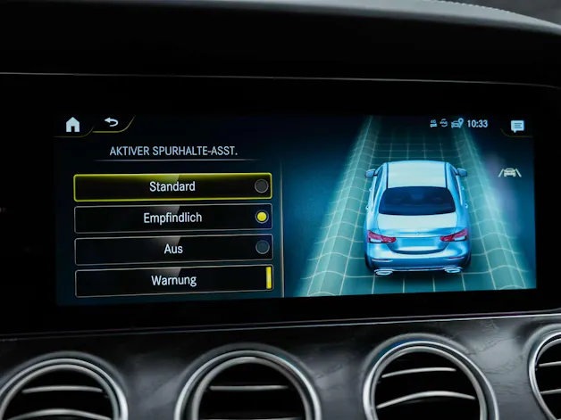 MERCEDES-BENZ E 220 d AMG Line 4Matic 9G-Tronic Panorama*Sitzbelüftung*Lenkradheizung*Burmester*