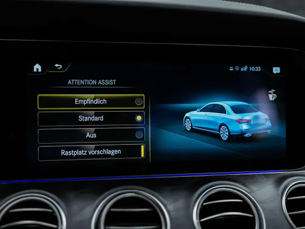 MERCEDES-BENZ E 220 d AMG Line 4Matic 9G-Tronic Panorama*Sitzbelüftung*Lenkradheizung*Burmester*