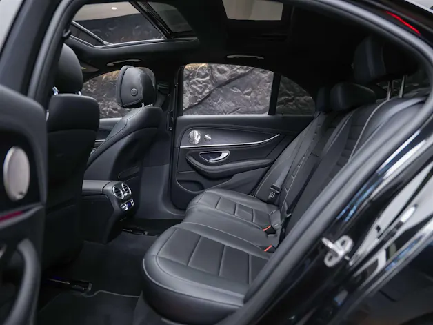MERCEDES-BENZ E 220 d AMG Line 4Matic 9G-Tronic Panorama*Sitzbelüftung*Lenkradheizung*Burmester*