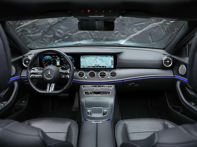 MERCEDES-BENZ E 220 d AMG Line 4Matic 9G-Tronic Panorama*Sitzbelüftung*Lenkradheizung*Burmester*