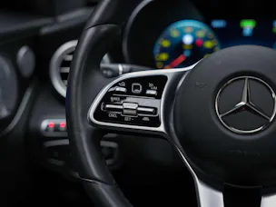 MERCEDES-BENZ C 200 Coupé 4Matic AMG Line 9G-Tronic *CH-Fahrzeug*Sternen Himmel*Panorama*Sitzbelüftung*