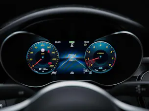 MERCEDES-BENZ C 200 Coupé 4Matic AMG Line 9G-Tronic *CH-Fahrzeug*Sternen Himmel*Panorama*Sitzbelüftung*