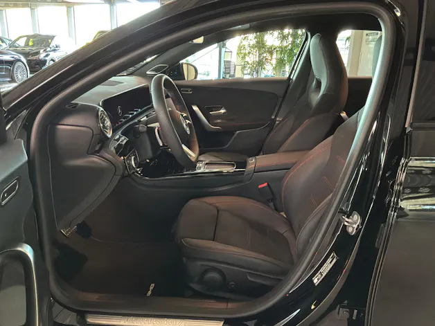 MERCEDES-BENZ A 220 4Matic 8G-DCT