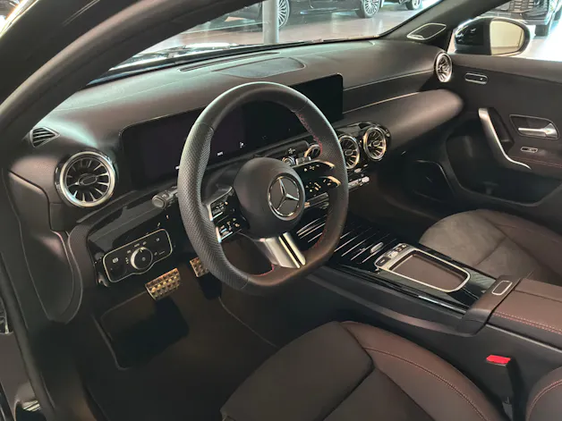 MERCEDES-BENZ A 220 4Matic 8G-DCT