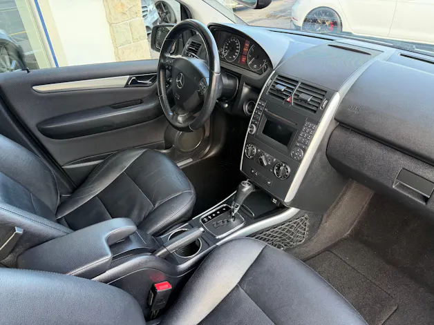 MERCEDES-BENZ A 200 Avantgarde Autotronic