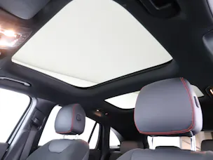 MERCEDES-BENZ GLA 250 AMG Line 4Matic