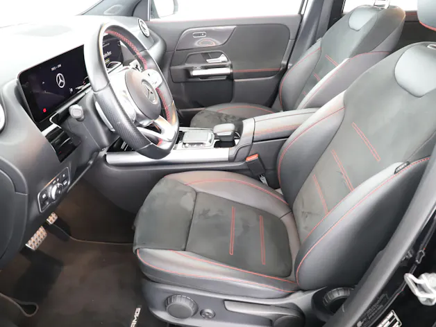MERCEDES-BENZ GLA 250 AMG Line 4Matic