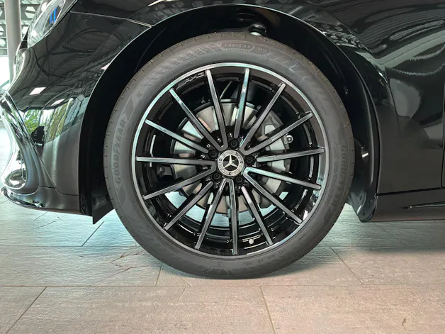 MERCEDES-BENZ C400 4Matic EQ Technologie