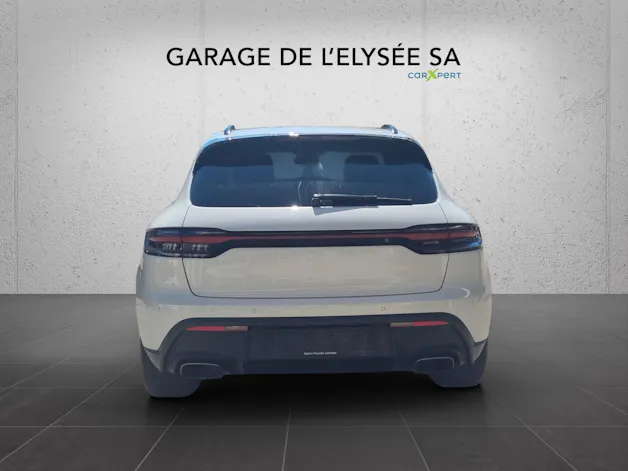 PORSCHE Macan PDK
