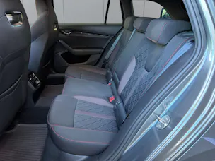 SKODA Octavia Combi 2.0 TSI DSG RS
