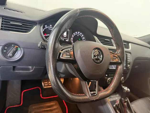 SKODA Octavia Combi 2.0 TSI RS DSG