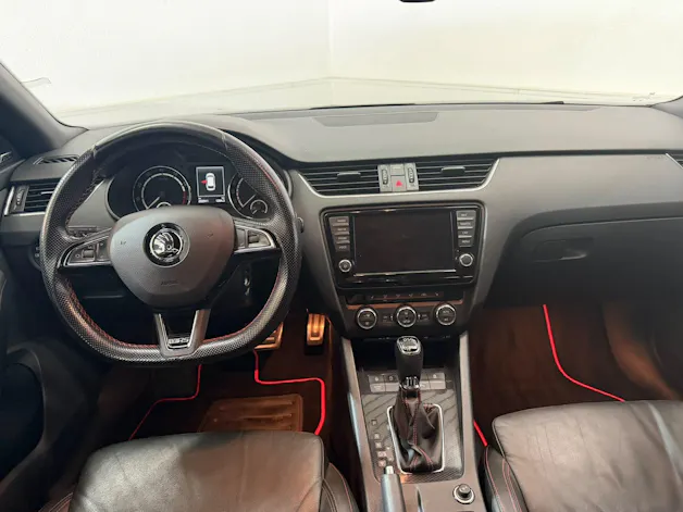 SKODA Octavia Combi 2.0 TSI RS DSG