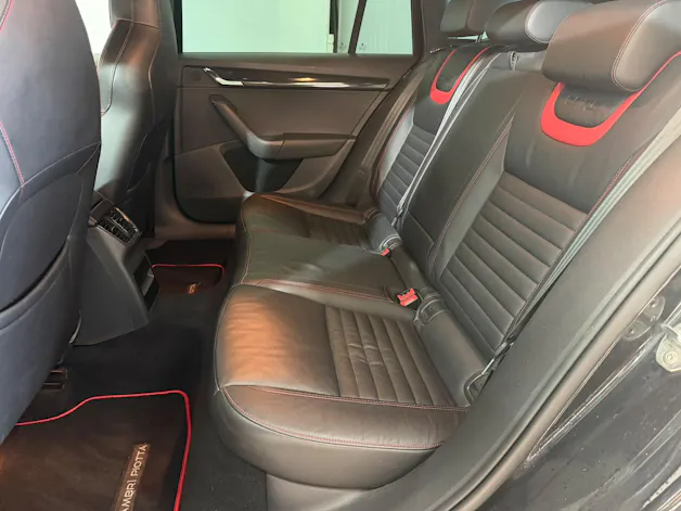 SKODA Octavia Combi 2.0 TSI RS DSG