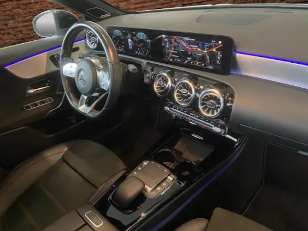 MERCEDES-BENZ A 250 AMG Line 4Matic