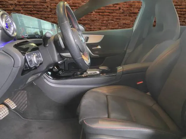 MERCEDES-BENZ A 250 AMG Line 4Matic