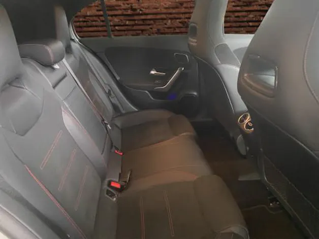 MERCEDES-BENZ A 250 AMG Line 4Matic