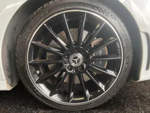 MERCEDES-BENZ A 250 AMG Line 4Matic