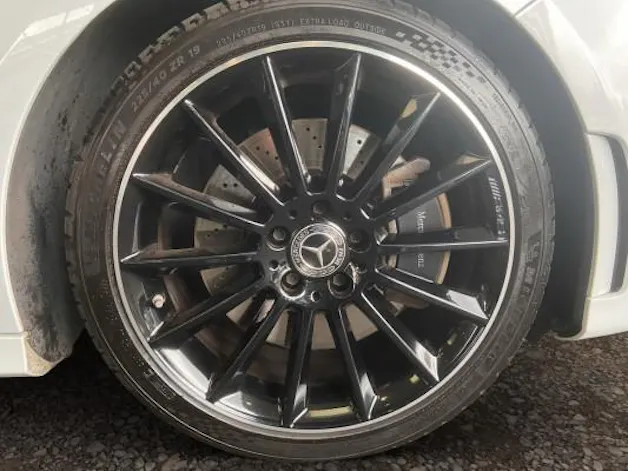 MERCEDES-BENZ A 250 AMG Line 4Matic
