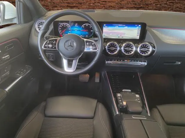 MERCEDES-BENZ EQA 250