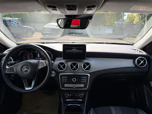 MERCEDES-BENZ GLA 200 Night Star 7G-DCT
