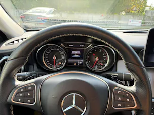 MERCEDES-BENZ GLA 200 Night Star 7G-DCT