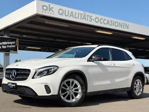 MERCEDES-BENZ GLA 200 Night Star 7G-DCT