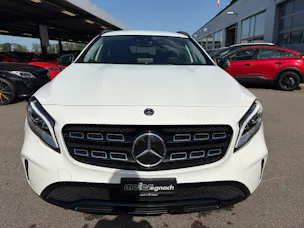 MERCEDES-BENZ GLA 200 Night Star 7G-DCT