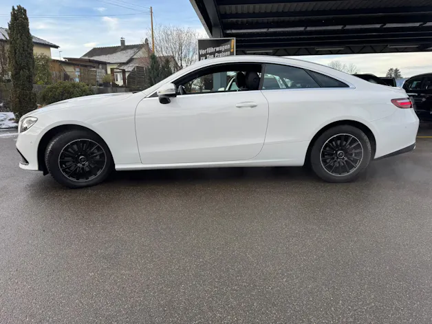 MERCEDES-BENZ E 200 Coupé Avantgarde 9G-Tronic